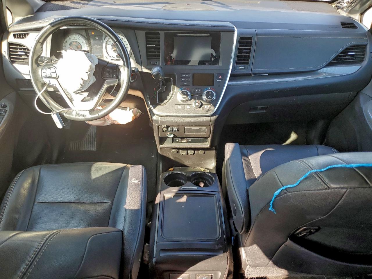 2016 Toyota Sienna Se VIN: 5TDXK3DC2GS723337 Lot: 95639005