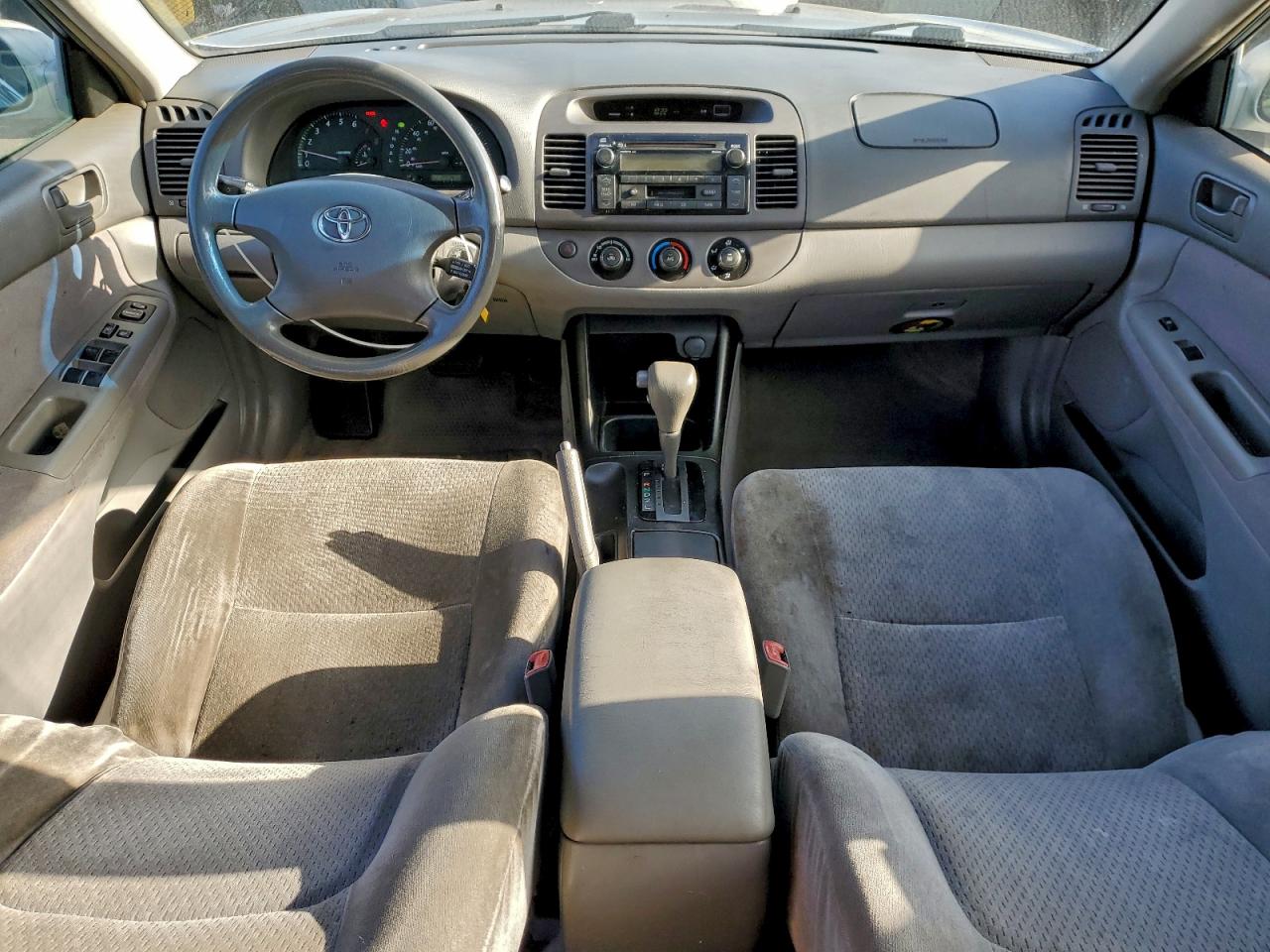 2004 Toyota Camry Le VIN: JTDBE32K840246441 Lot: 95917015