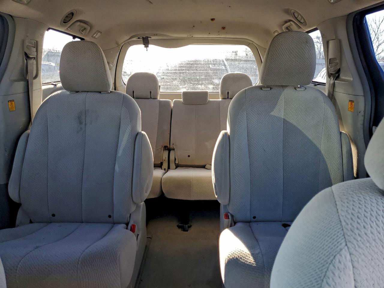 2011 Toyota Sienna Le VIN: 5TDJK3DC1BS025672 Lot: 95203595