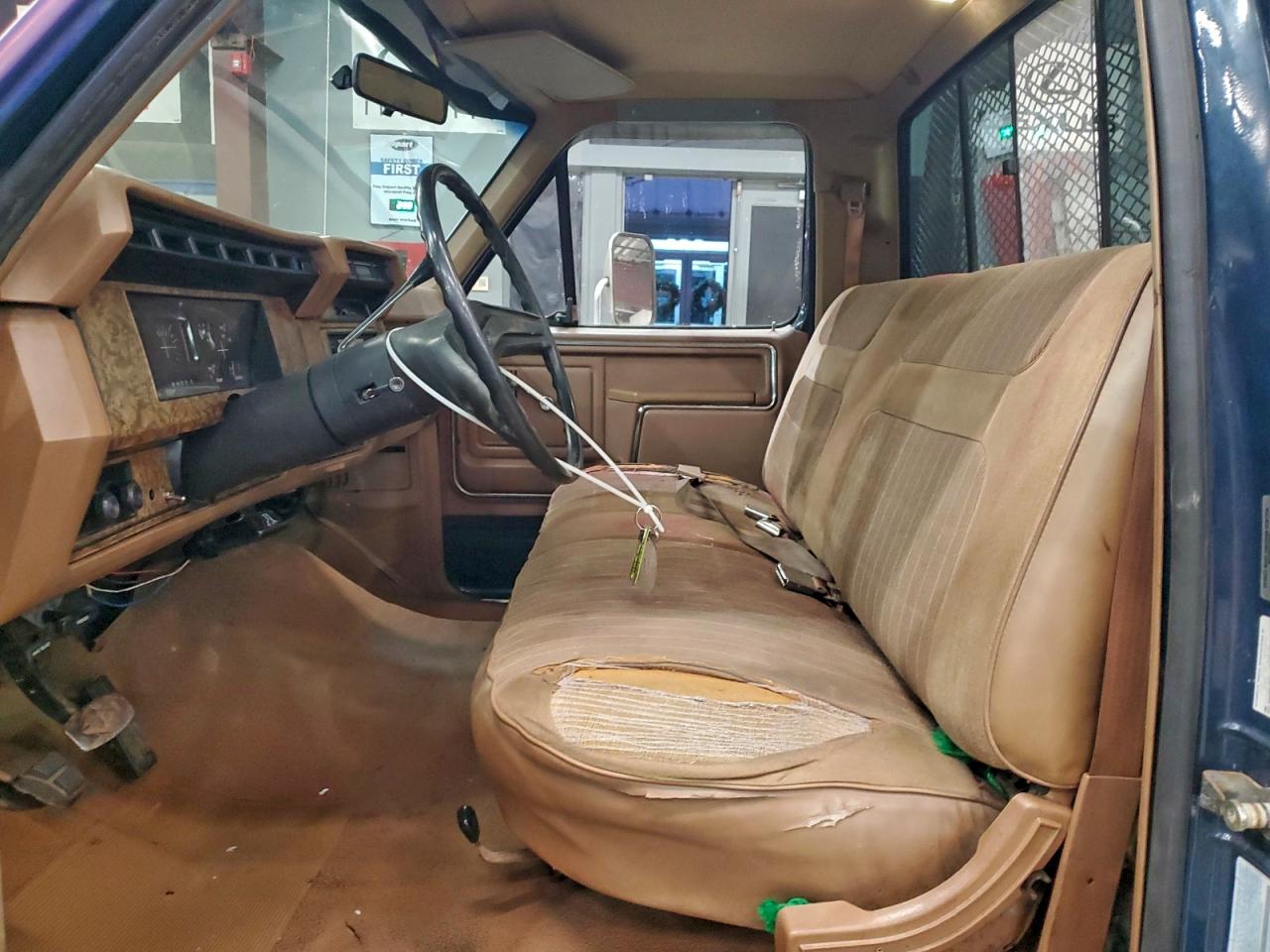 1986 Ford F350 VIN: 1FDKF37L8GKB67077 Lot: 96053525