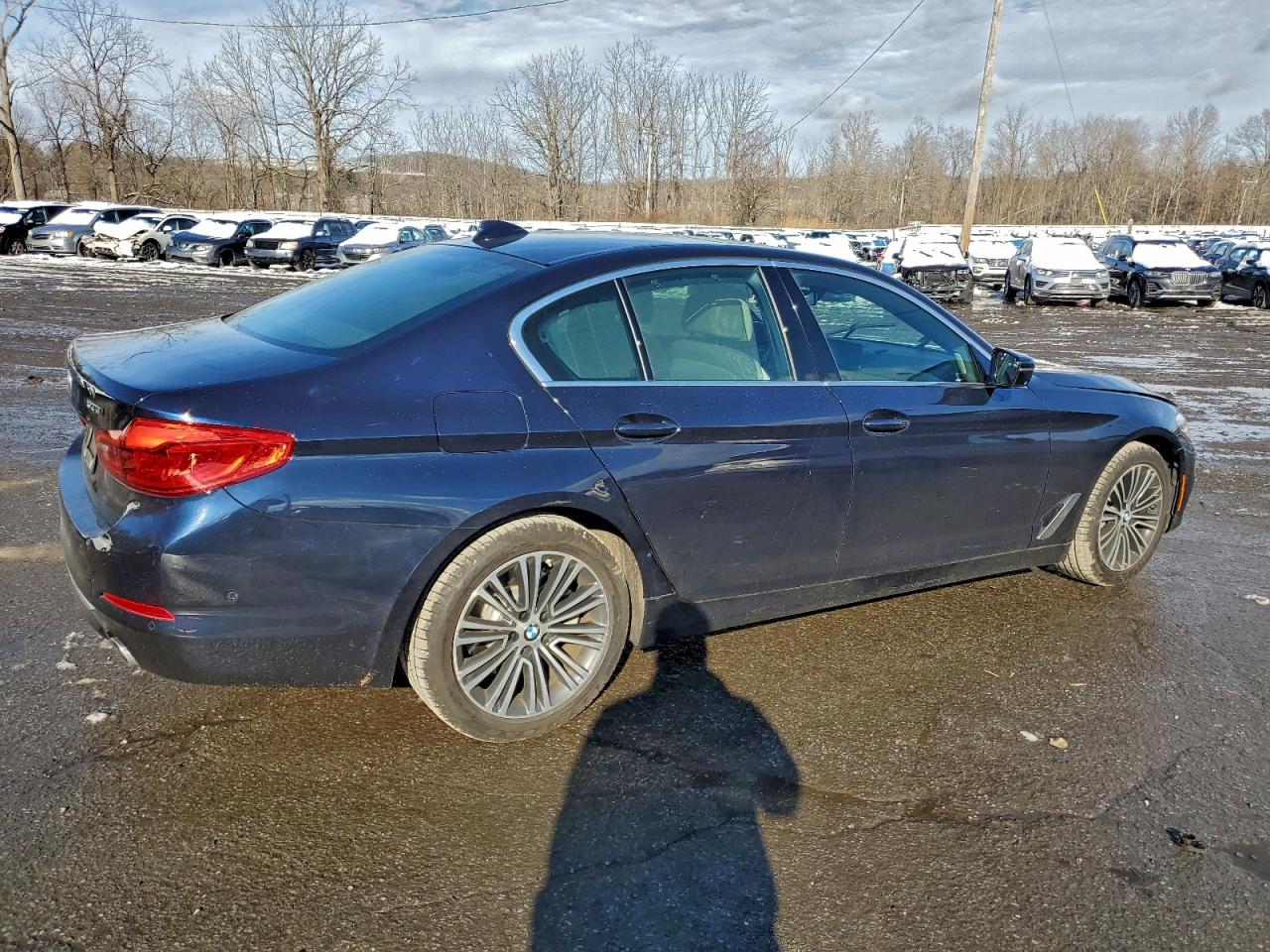 Фото: WBAJA7C50KWC78009