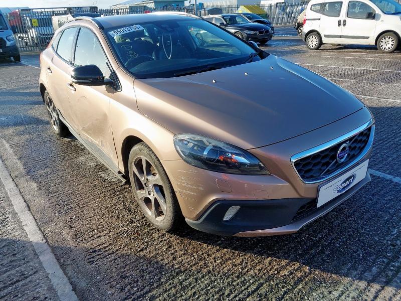 2015 VOLVO V40 D2 CROSS COUNTRY LUX NAV 5DR