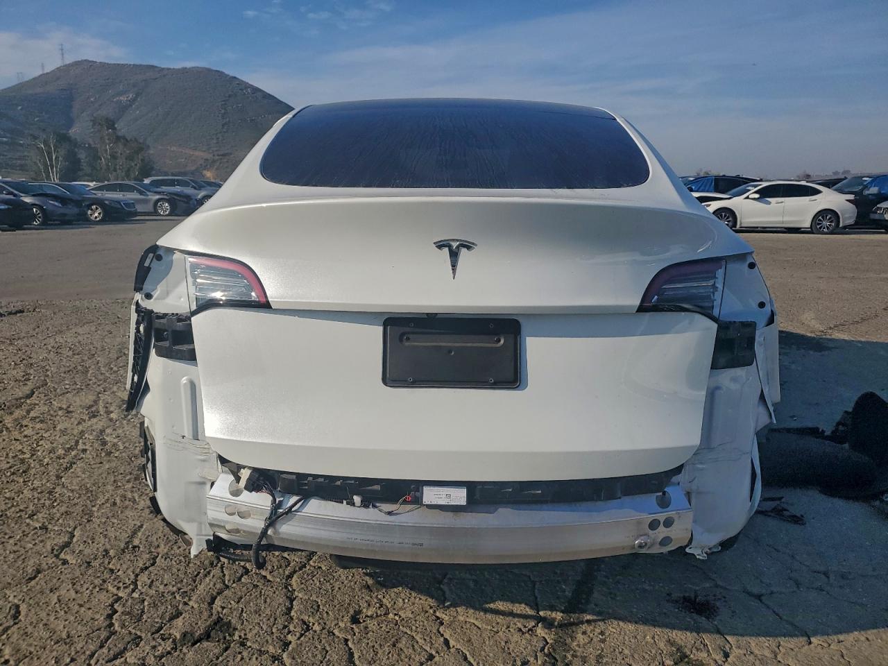 2021 Tesla Model Y VIN: 5YJYGDEE6MF218588 Lot: 94763425