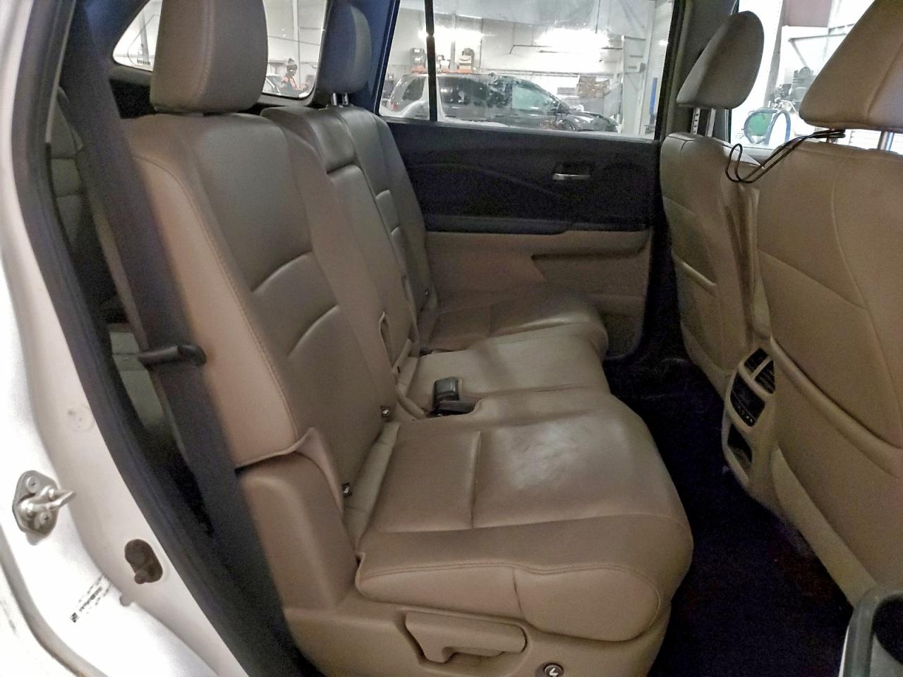 2016 Honda Pilot Exln VIN: 5FNYF6H74GB124161 Lot: 96069535