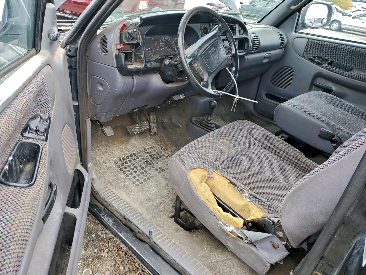 2002 Dodge Ram 2500 VIN: 3B7KF26W12M309202 Lot: 95882175