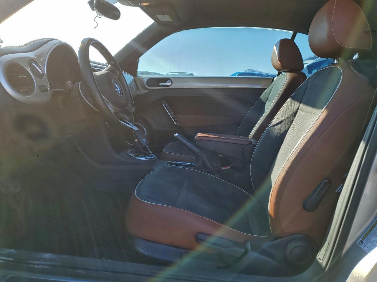 2015 Volkswagen Beetle 1.8T VIN: 3VW517AT8FM808362 Lot: 94696545