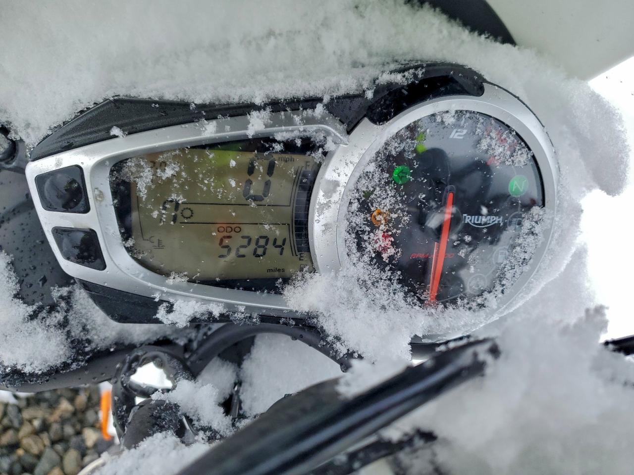 2014 Triumph Street Triple VIN: SMTL03NE7ET641110 Lot: 94831585