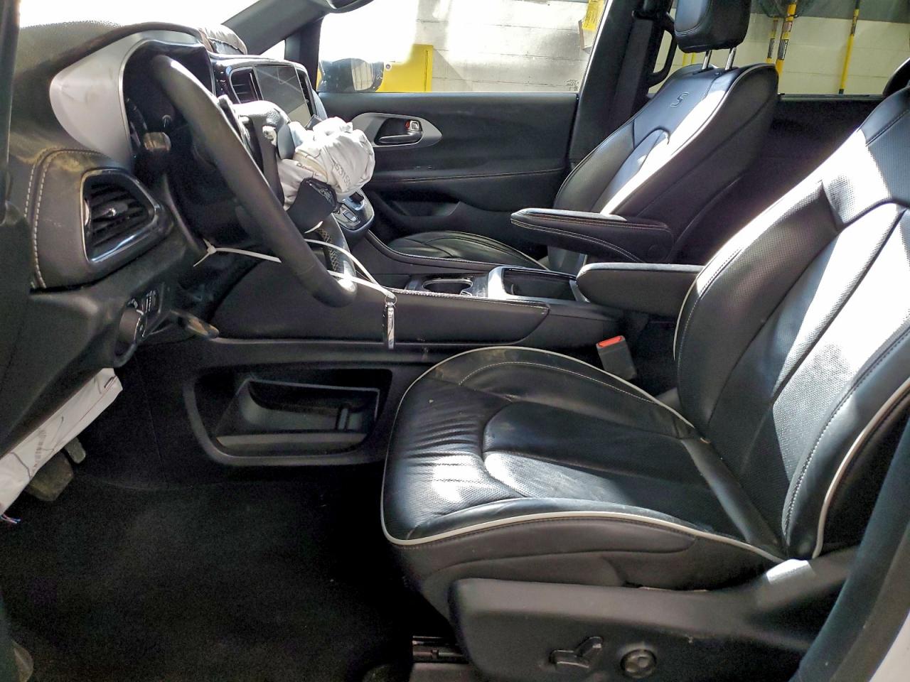 2025 Chrysler Pacifica Limited VIN: 2C4RC1GG7SR544303 Lot: 96374275