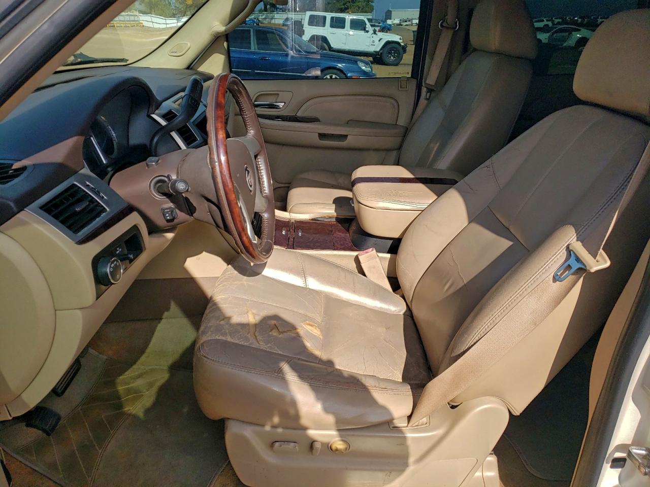 2009 Cadillac Escalade VIN: 1GYFC13249R206445 Lot: 96786825