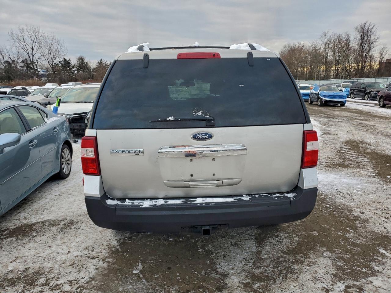 2010 Ford Expedition Xlt VIN: 1FMJU1G54AEB72418 Lot: 97264825