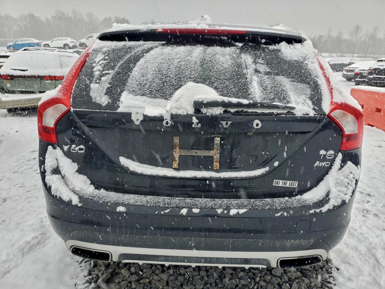 2018 Volvo V60 Cross Country Premier VIN: YV440MWK6J2057047 Lot: 93893305