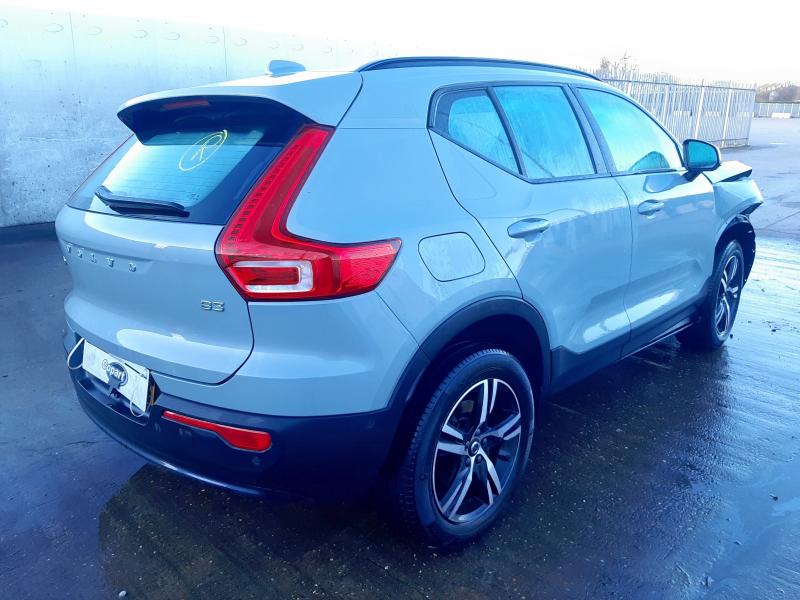 2023 VOLVO XC40 2.0 B3P PLUS DARK 5DR AUTO