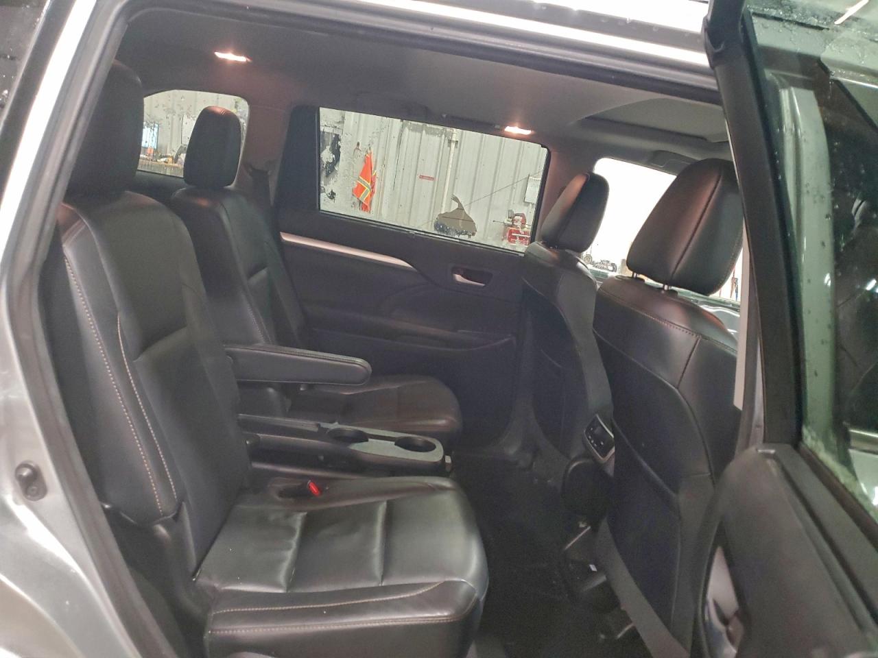 2017 Toyota Highlander Se VIN: 5TDJZRFH8HS512271 Lot: 95699835