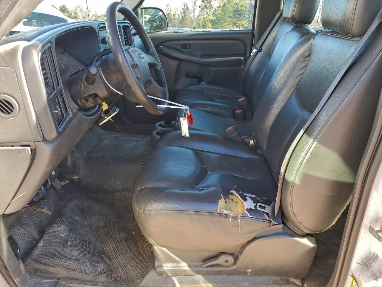 2006 Chevrolet Silverado C2500 Heavy Duty VIN: 1GCHC23U66F270814 Lot: 94767875