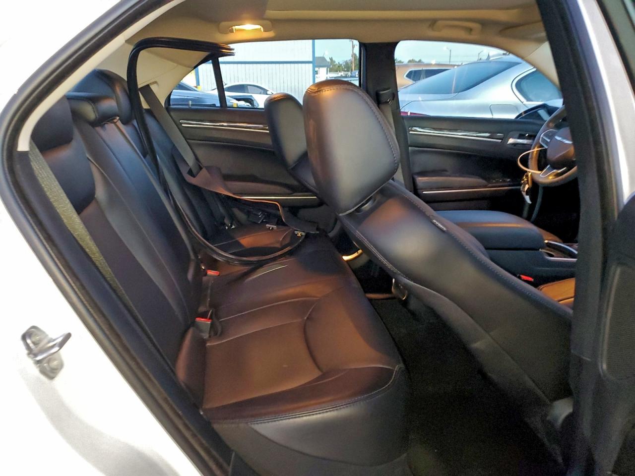 2019 Chrysler 300 Touring VIN: 2C3CCAAG2KH548042 Lot: 94984435