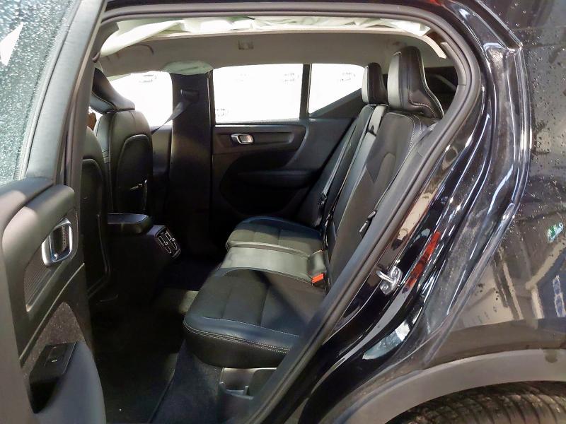 2019 VOLVO XC40 1.5 T3 MOMENTUM 5DR