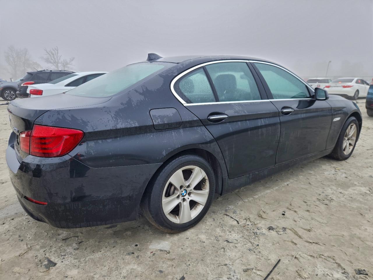 Фото: WBAXH5C52DD109356