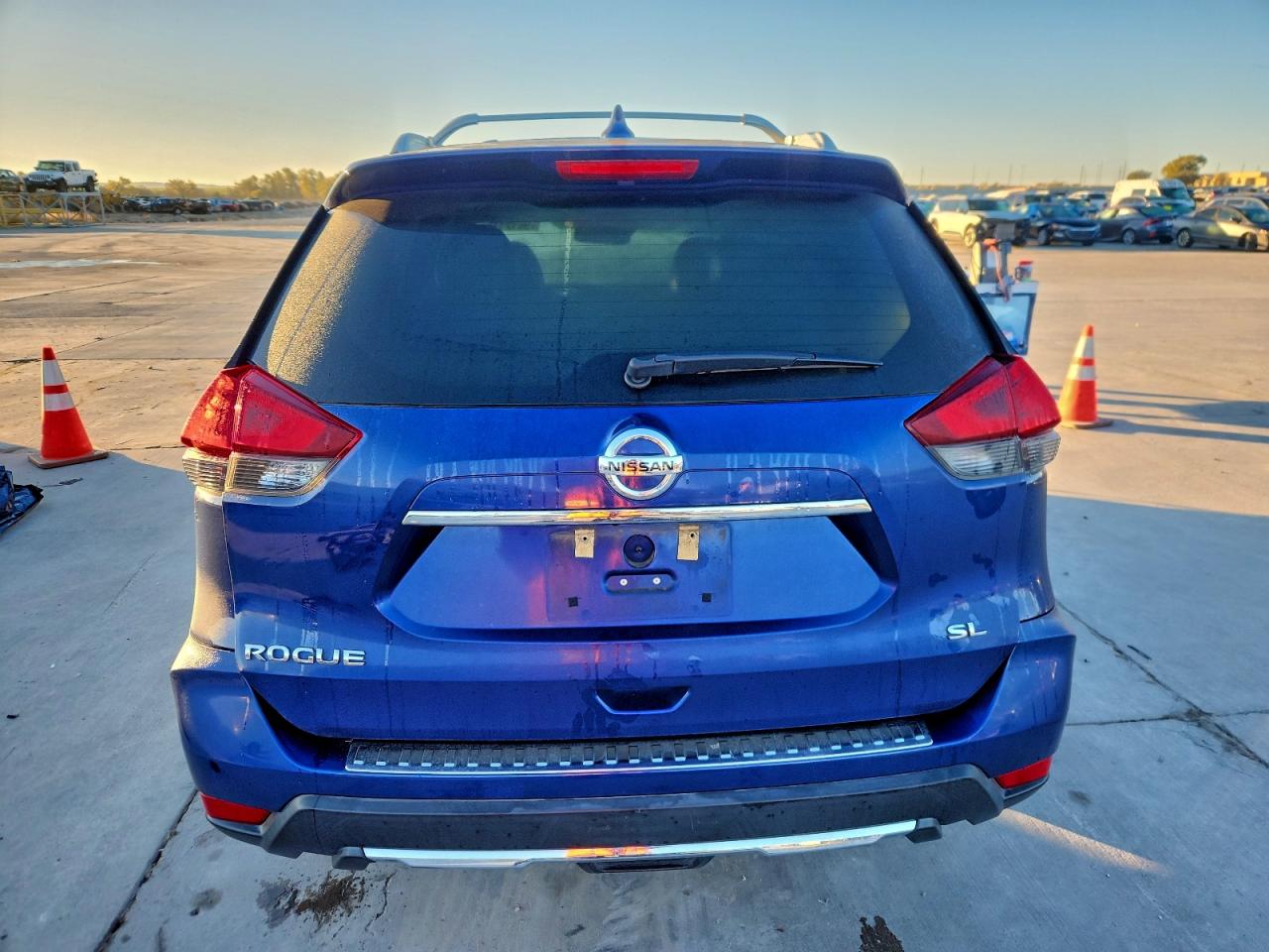 2017 Nissan Rogue S VIN: 5N1AT2MT7HC827933 Lot: 96121105