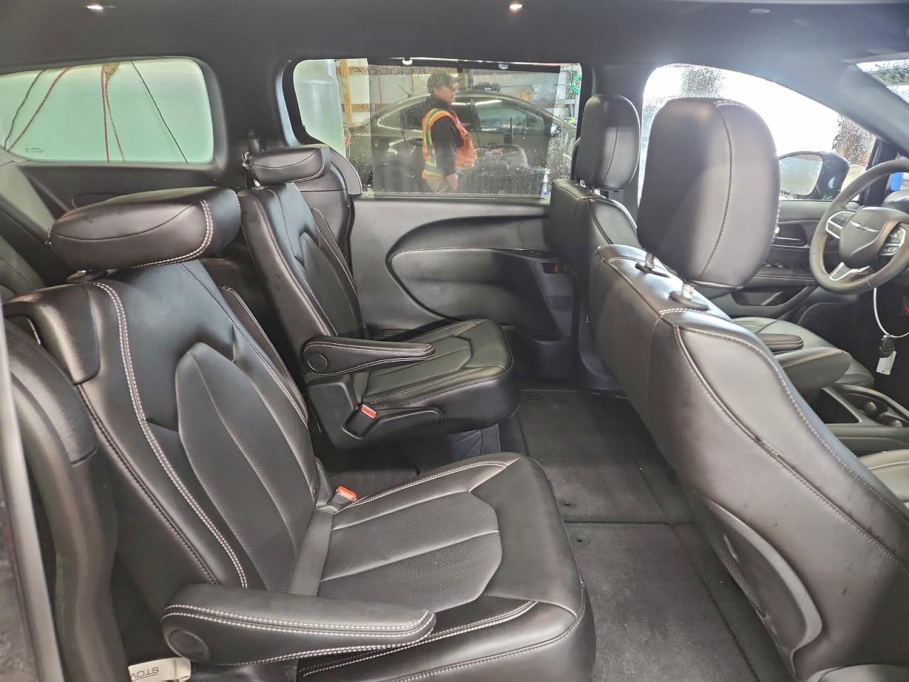 2025 Chrysler Pacifica Select VIN: 2C4RC1BG8SR611563 Lot: 95725335