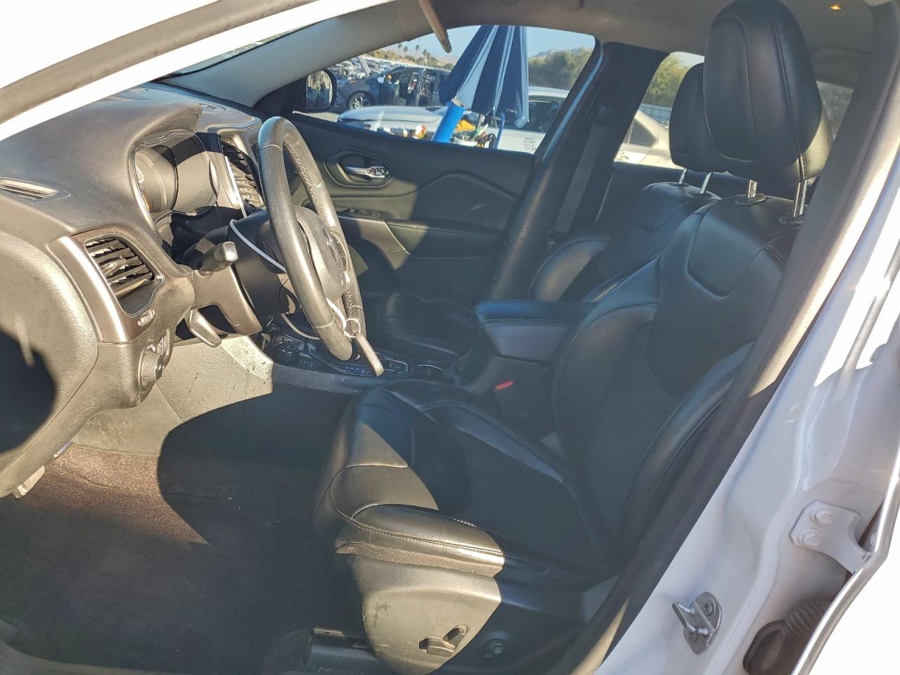 2019 Jeep Cherokee Latitude Plus VIN: 1C4PJMLB1KD198678 Lot: 94962685