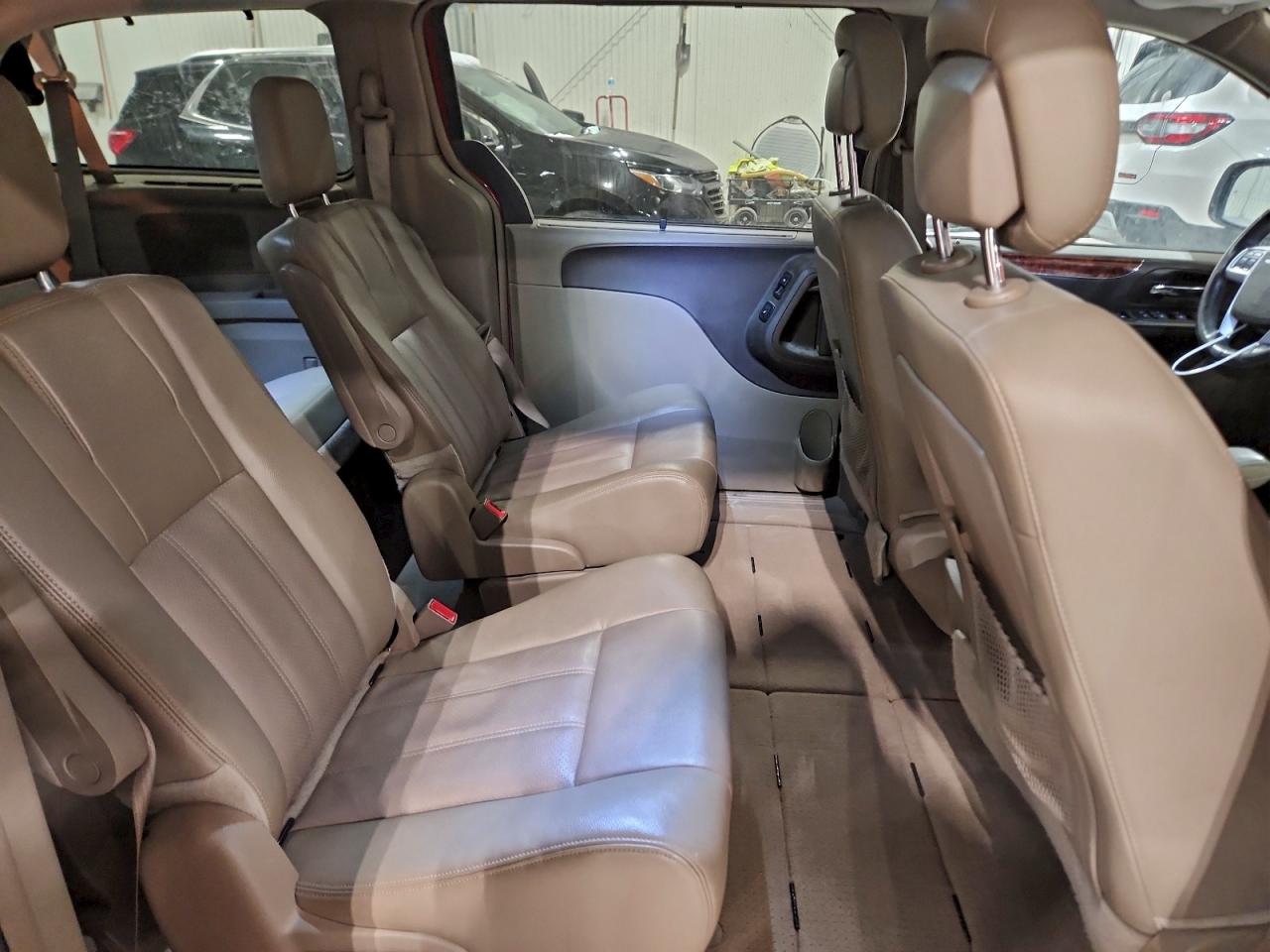 2014 Chrysler Town & Country Touring L VIN: 2C4RC1CG7ER371988 Lot: 94651005