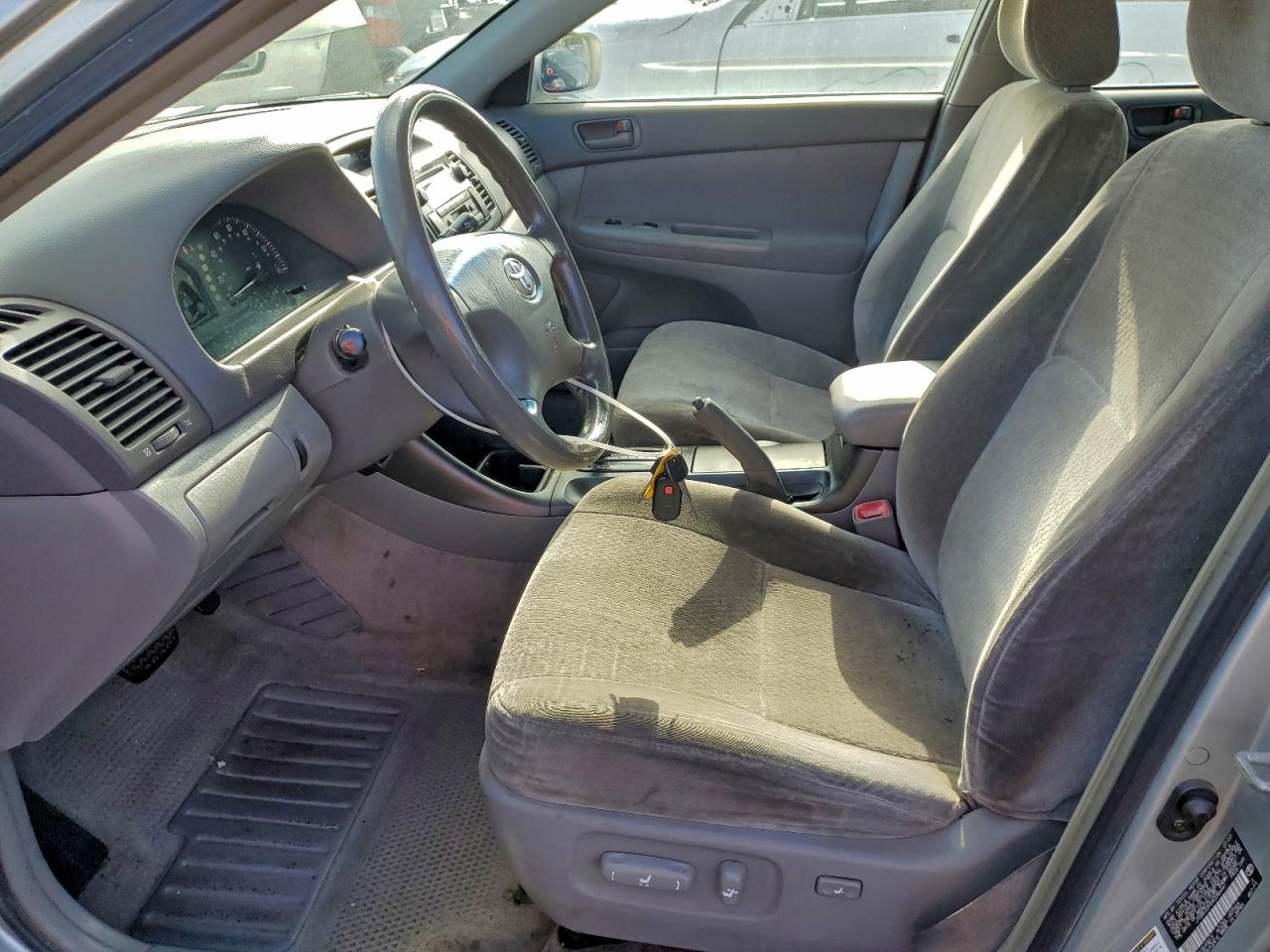 2004 Toyota Camry Le VIN: JTDBE32K840246441 Lot: 95917015