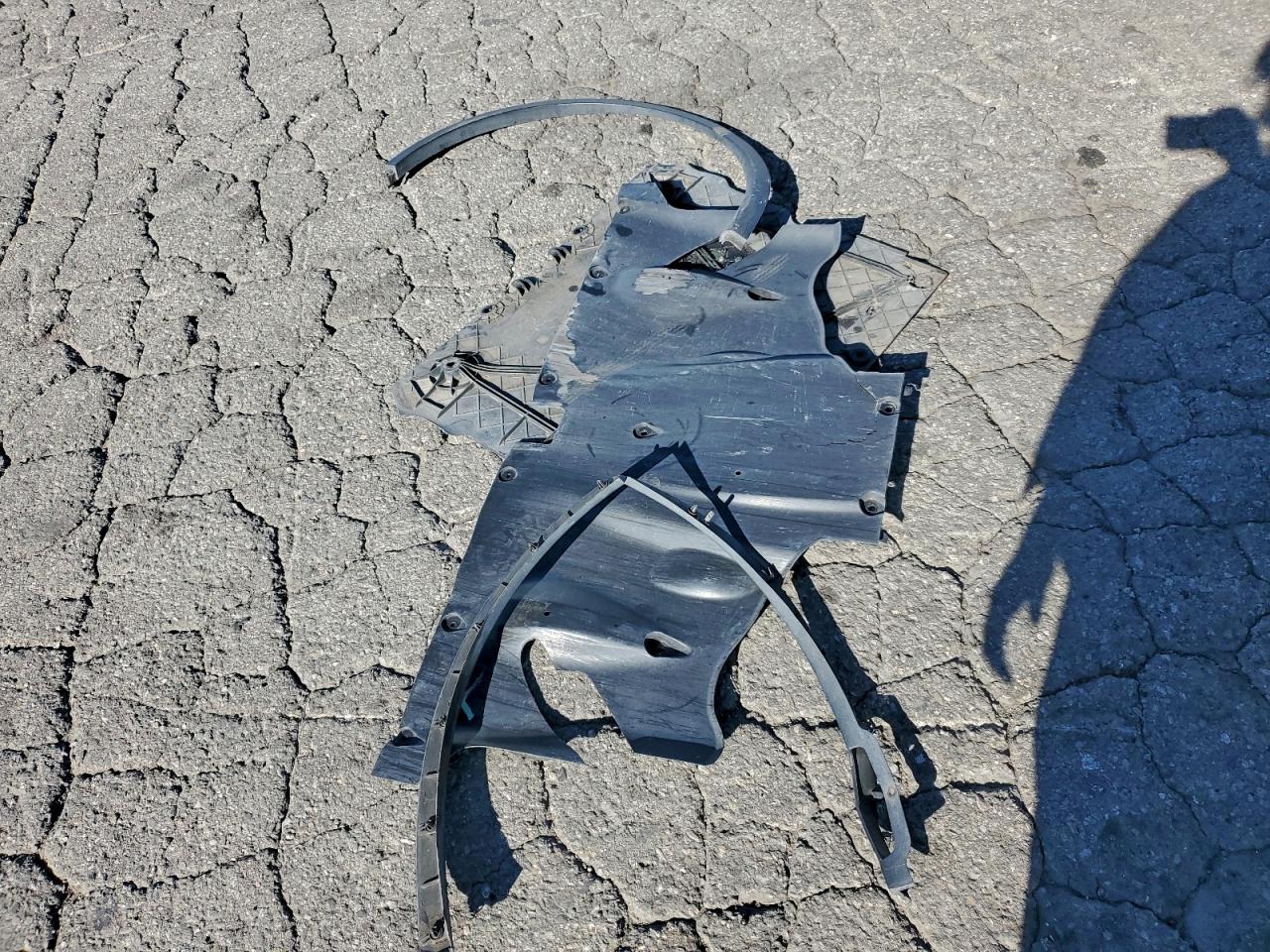 2021 Tesla Model Y VIN: 5YJYGAEE0MF270667 Lot: 94105725