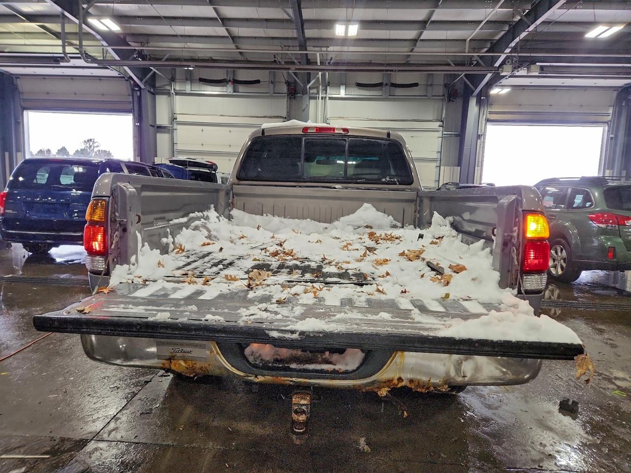 2000 Toyota Tundra Access Cab Limited VIN: 5TBBT4811YS071021 Lot: 95899855