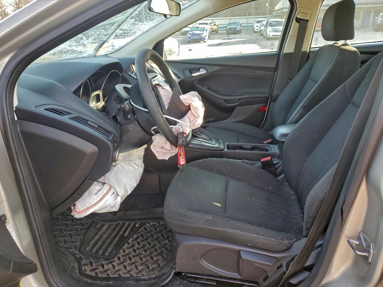 2016 Ford Focus Se VIN: 1FADP3F25GL299796 Lot: 93840385