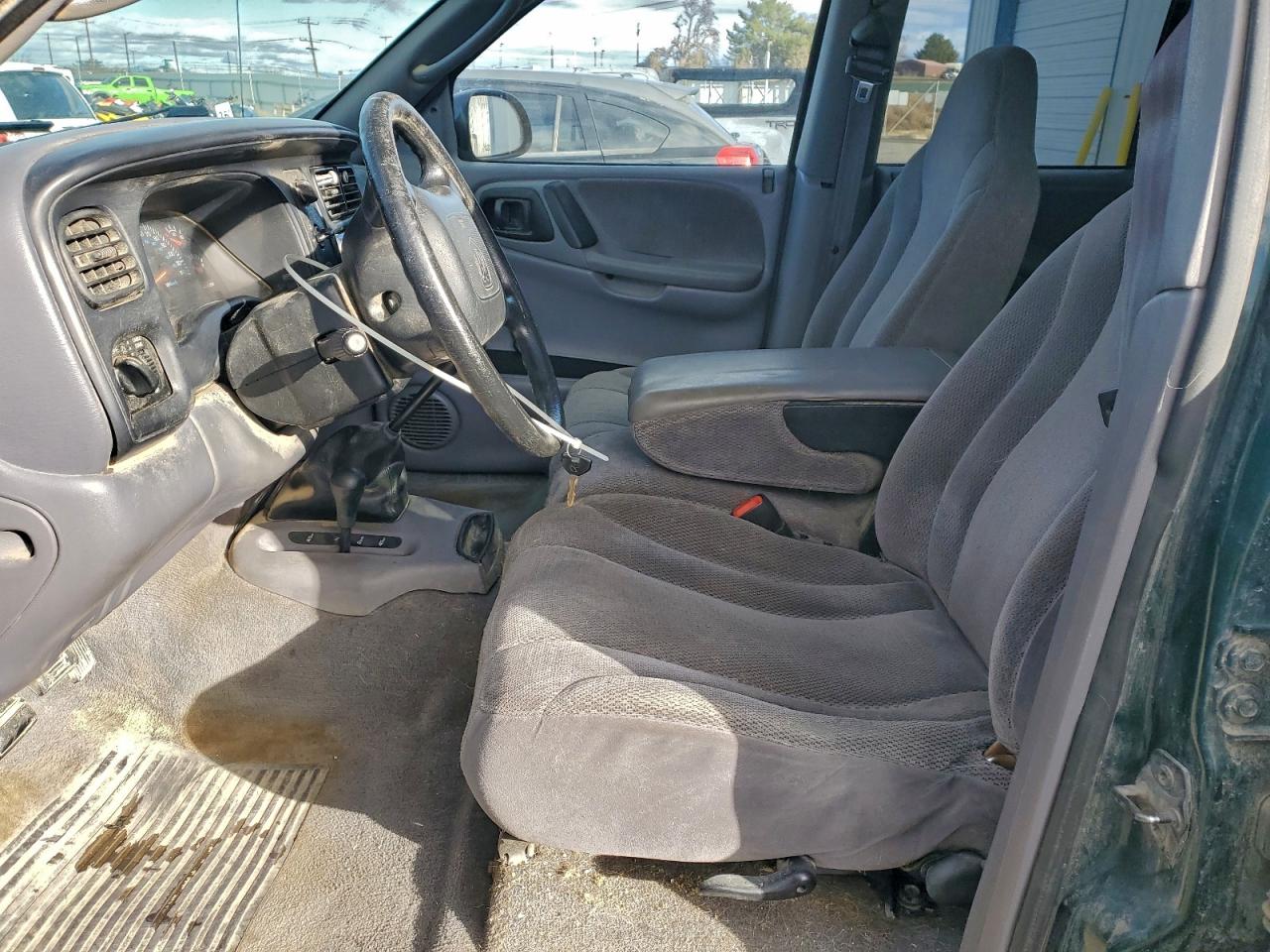 2000 Dodge Dakota Quad VIN: 1B7GG2AX4YS655277 Lot: 96635295