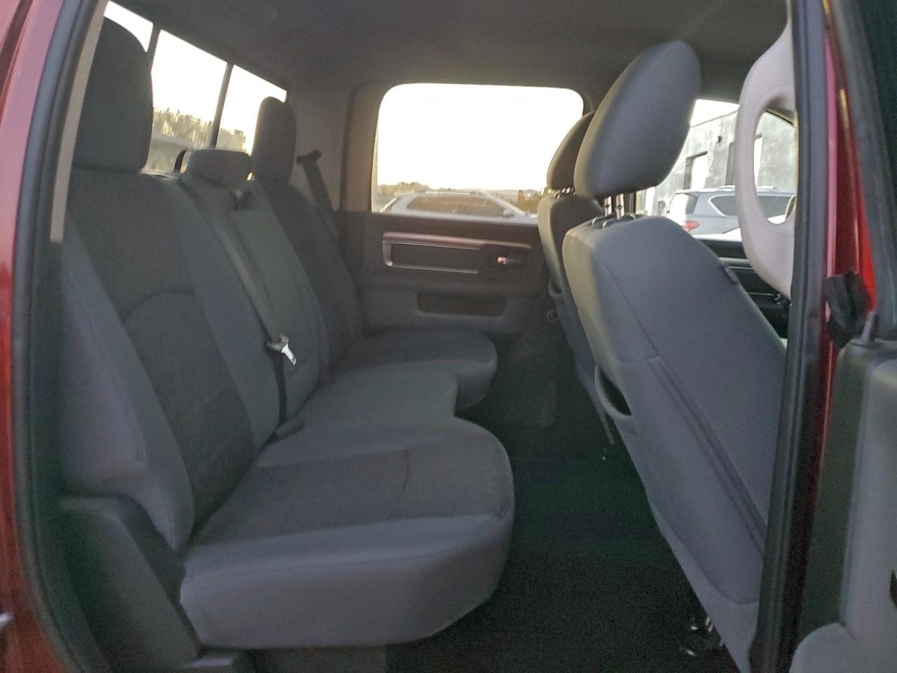 2018 Ram 1500 Slt VIN: 3C6RR7LT9JG207809 Lot: 94935035