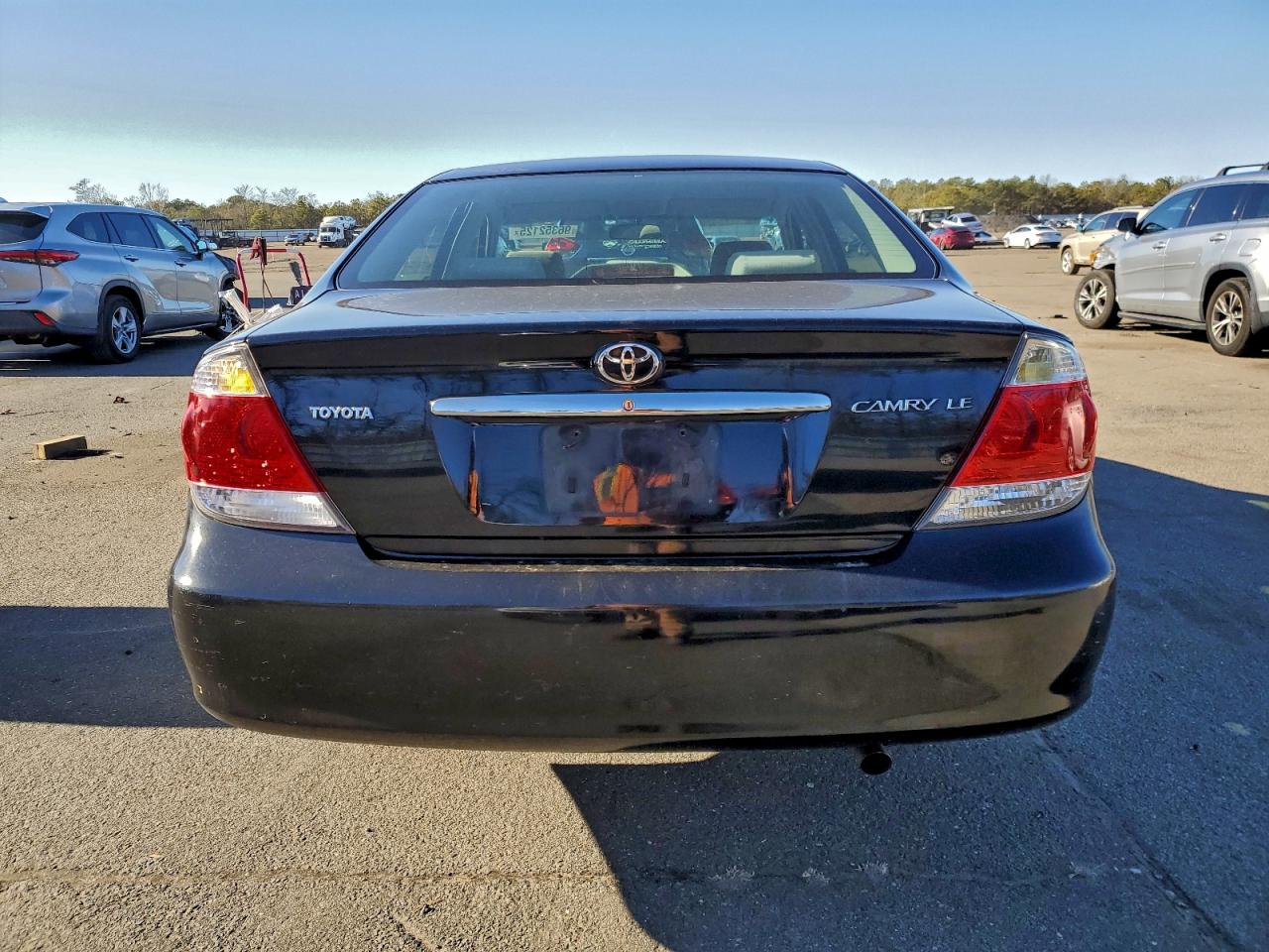 2005 Toyota Camry Le VIN: 4T1BE32K25U050811 Lot: 96352125