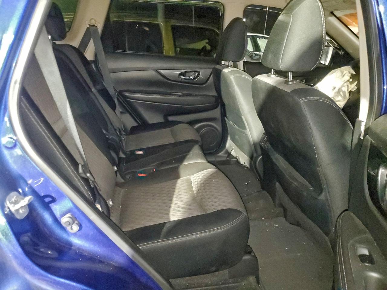 2017 Nissan Rogue S VIN: JN8AT2MT0HW138324 Lot: 97437135