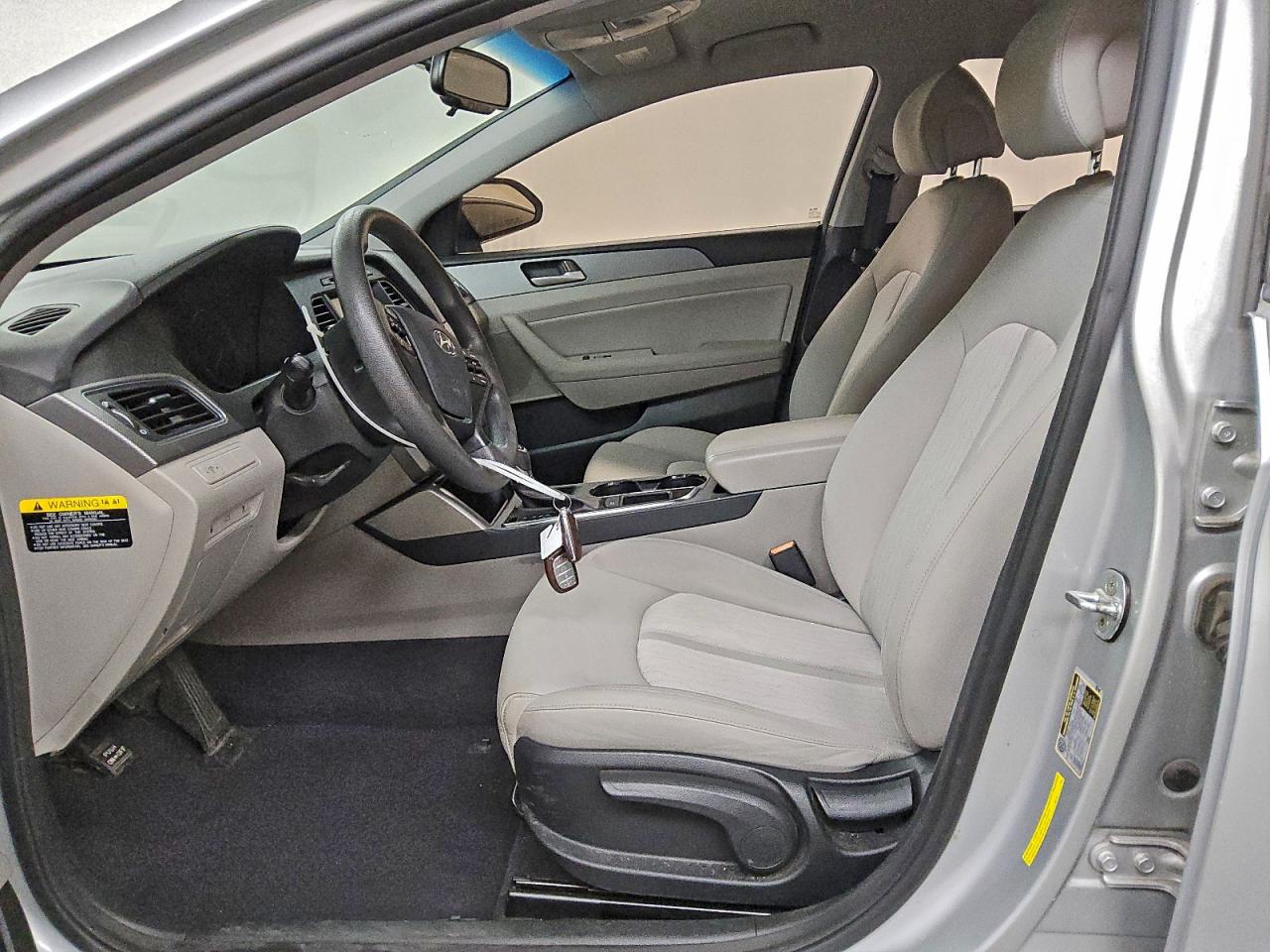 2017 Hyundai Sonata Hybrid VIN: KMHE24L19HA056905 Lot: 95553075