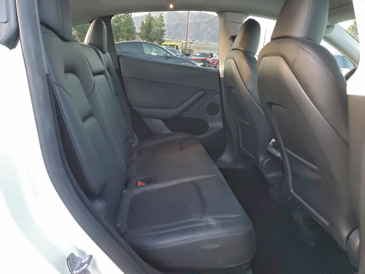 2024 Tesla Model Y VIN: 7SAYGDEE5RF079225 Lot: 94794855