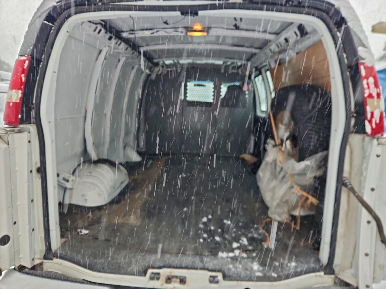 2004 Chevrolet Express G2500 Delivery Van VIN: 1GCGG25V441141700 Lot: 94578455