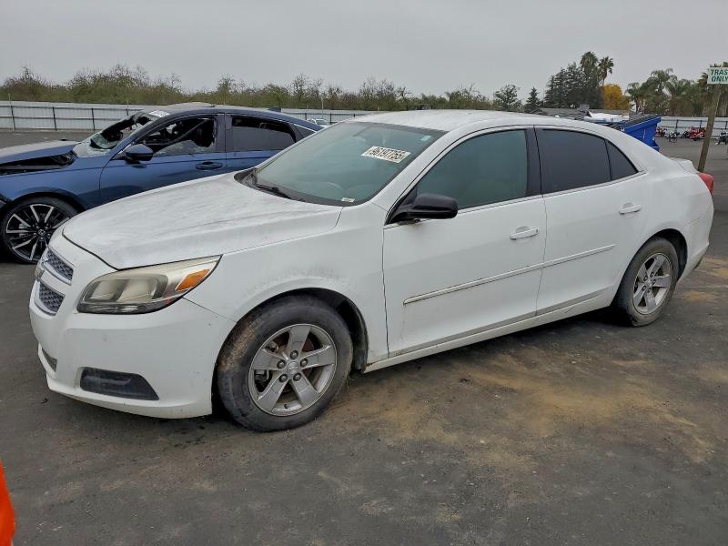 Sedans CHEVROLET MALIBU 2013 White