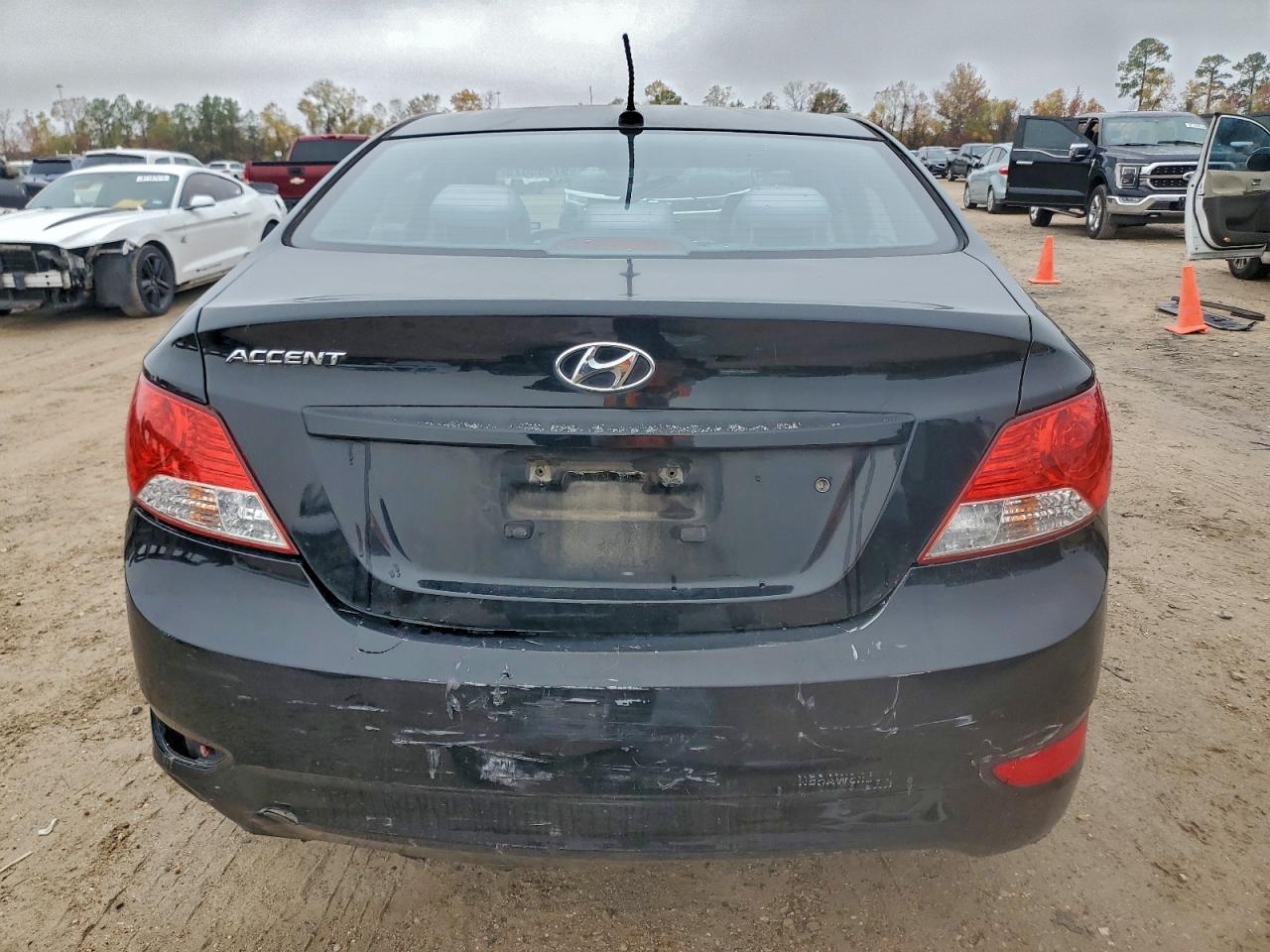 2013 Hyundai Accent Gls VIN: KMHCT4AE8DU456036 Lot: 97405575