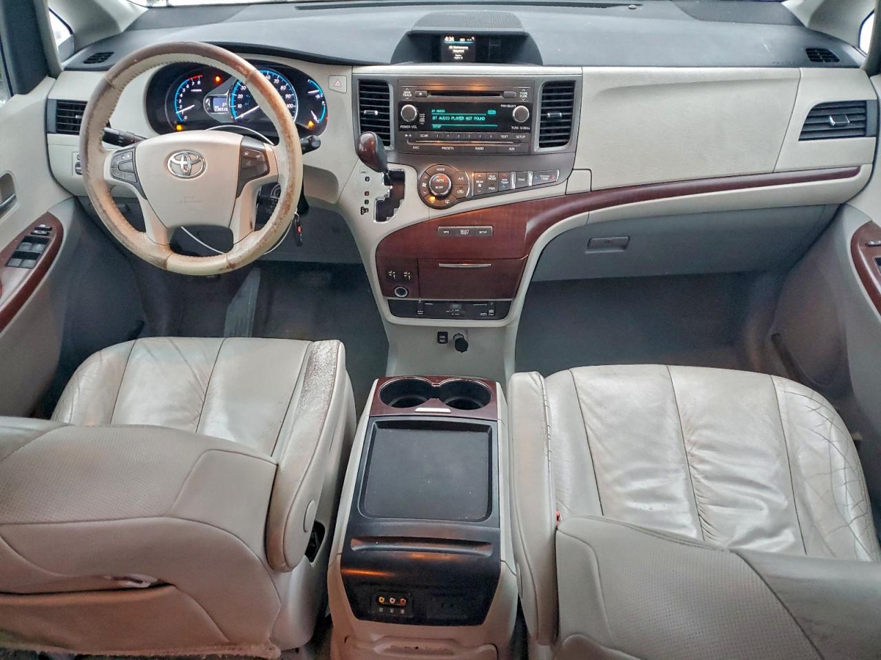 2011 Toyota Sienna Xle VIN: 5TDYK3DC4BS012915 Lot: 96389975