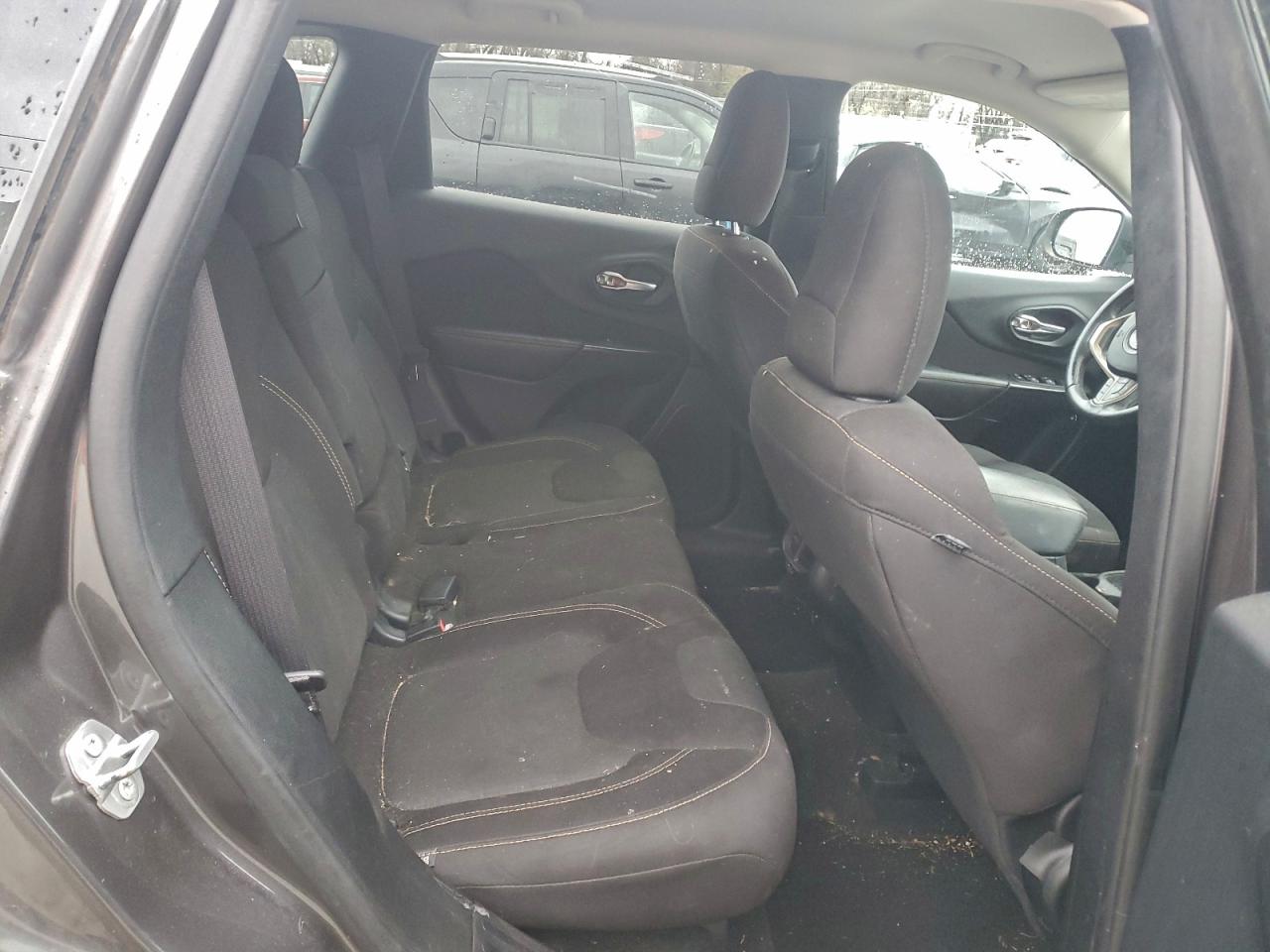 2016 Jeep Cherokee Latitude VIN: 1C4PJMCB4GW140043 Lot: 95728485