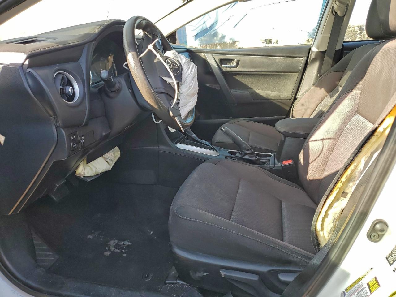 2018 Toyota Corolla L VIN: 5YFBURHE9JP828380 Lot: 93083165