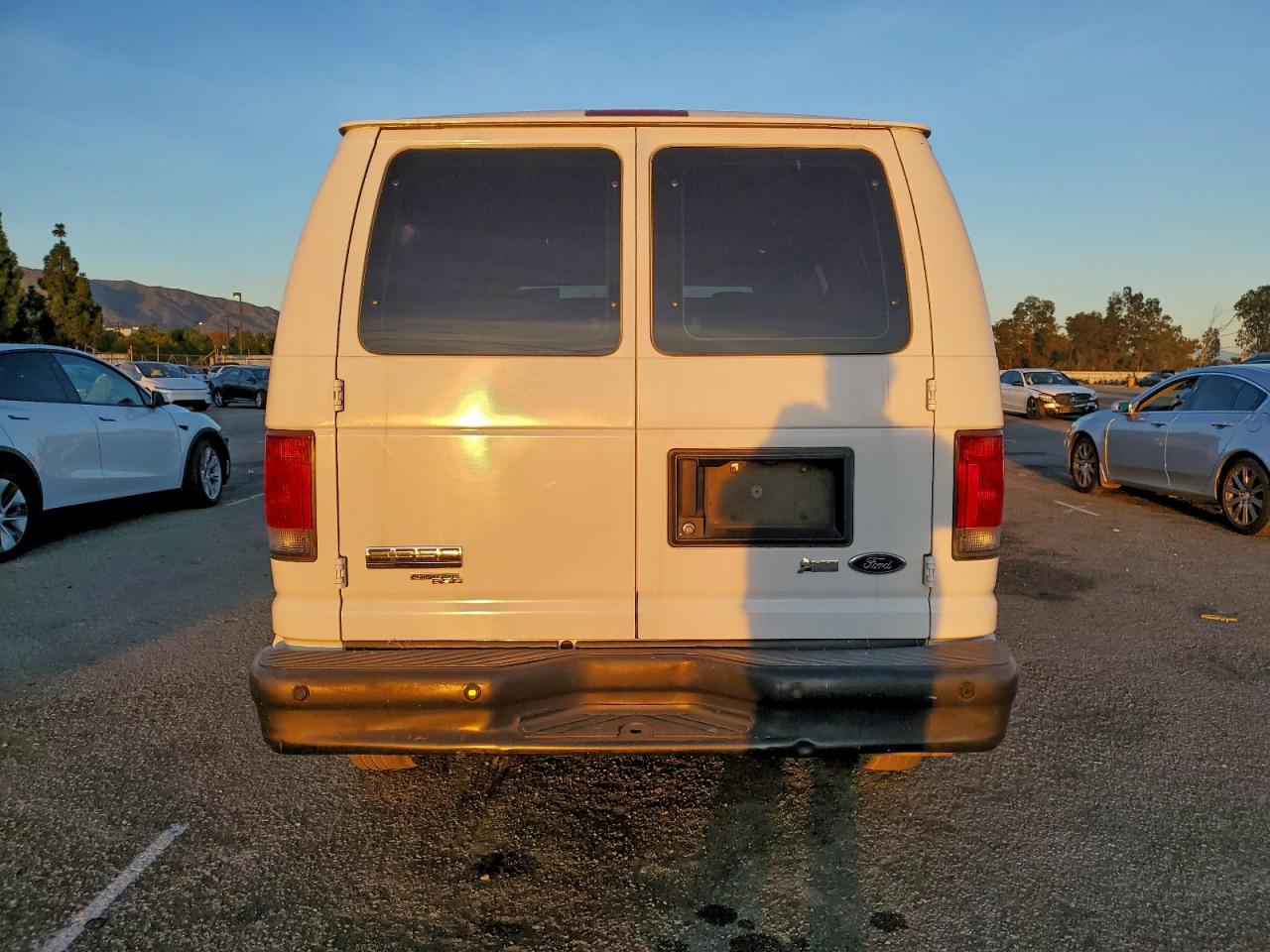 2014 Ford Econoline E350 Super Duty Wagon VIN: 1FBNE3BLXEDA18493 Lot: 95156765