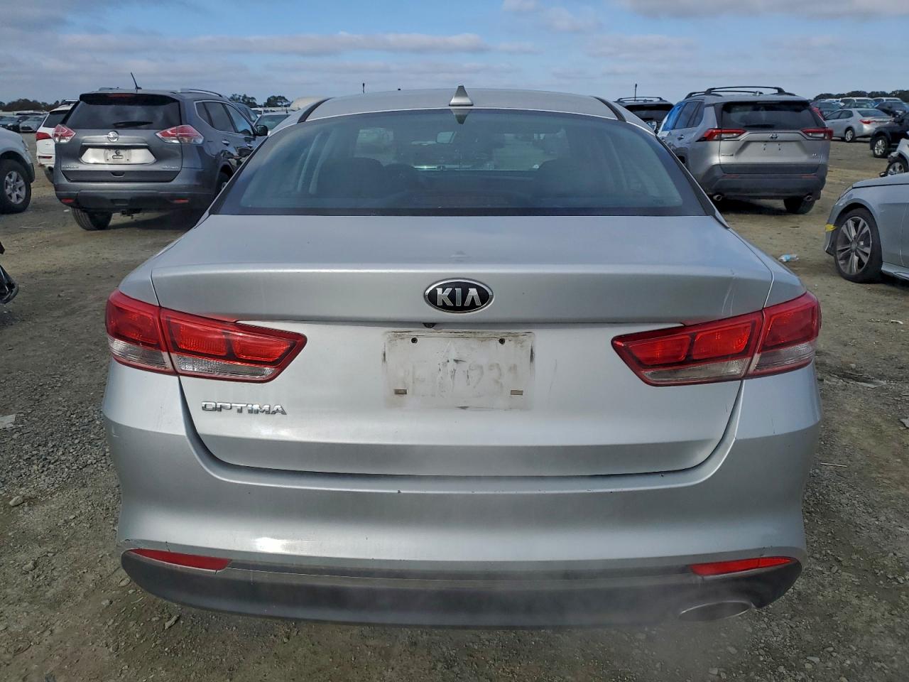 2017 Kia Optima Lx VIN: 5XXGT4L32HG129810 Lot: 94810065