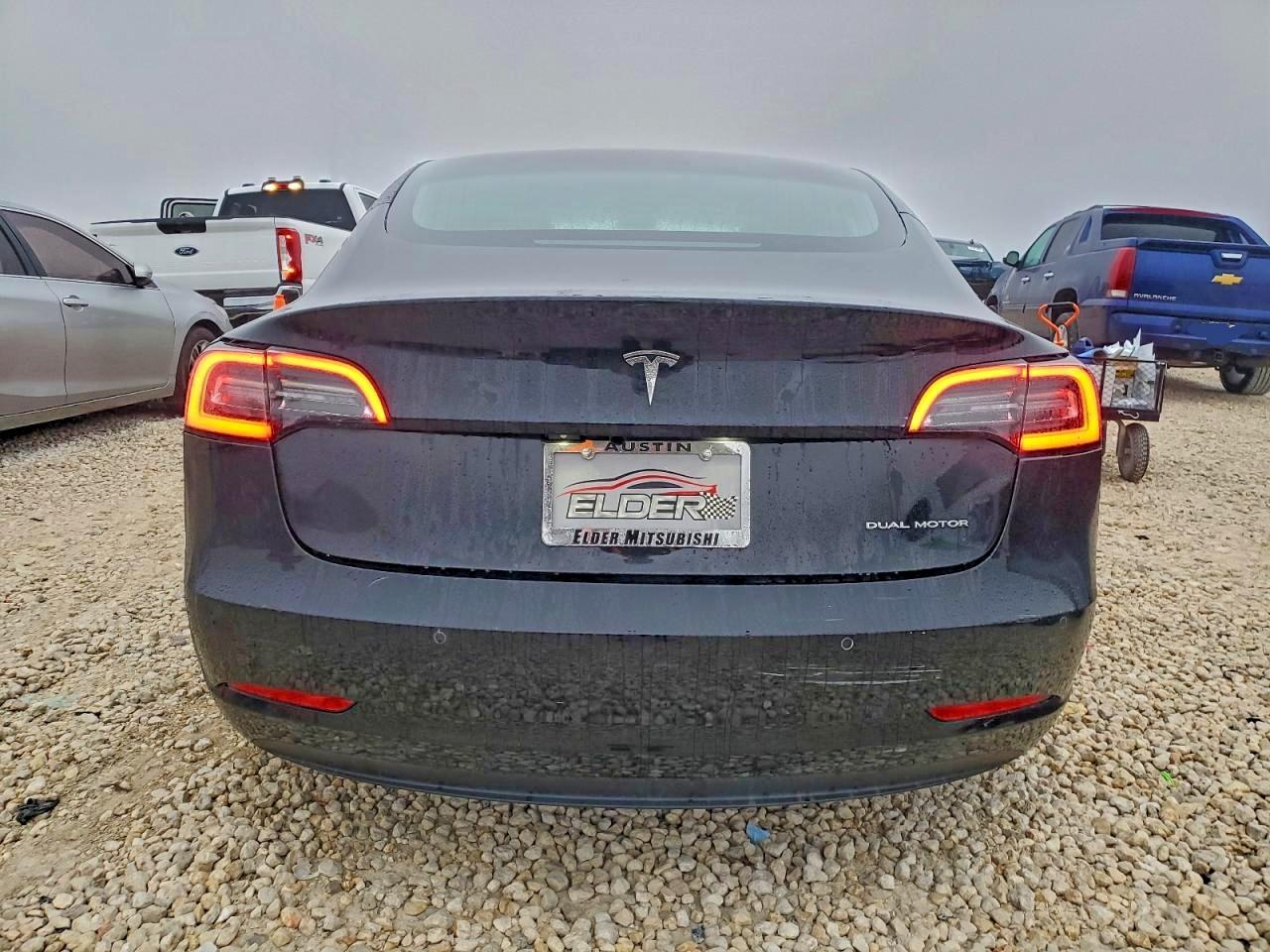 2018 Tesla Model 3 VIN: 5YJ3E1EB8JF118864 Lot: 92840085