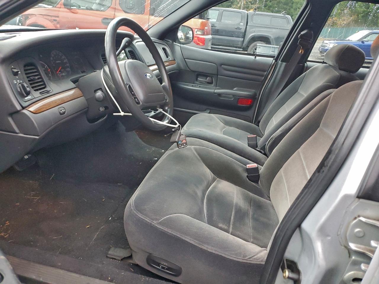 2001 Ford Crown Victoria Lx VIN: 2FAFP74W51X165564 Lot: 94812385