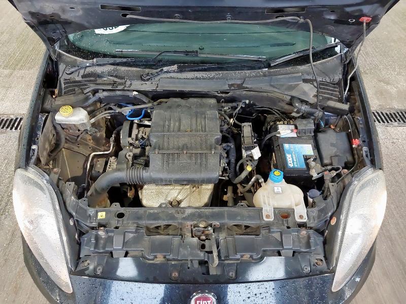 2014 FIAT PUNTO 1.4 EASY 3DR