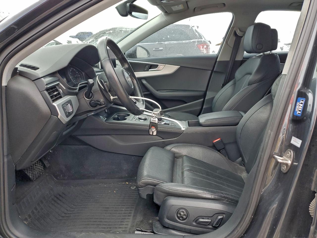 2017 Audi A4 Progressiv VIN: WAUBNAF48HN061750 Lot: 94424355