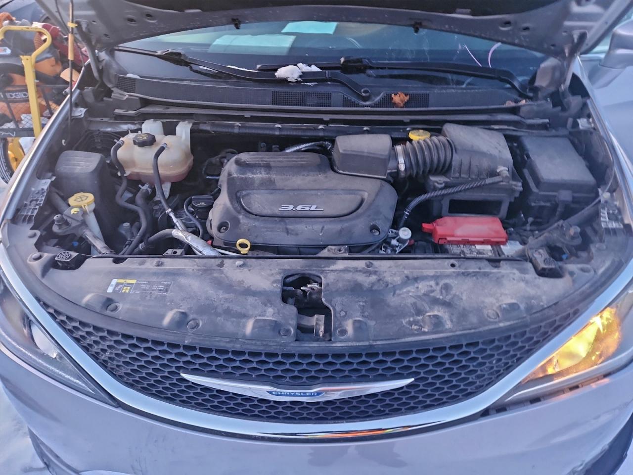 2018 Chrysler Pacifica Touring L VIN: 2C4RC1BG7JR185833 Lot: 92862205