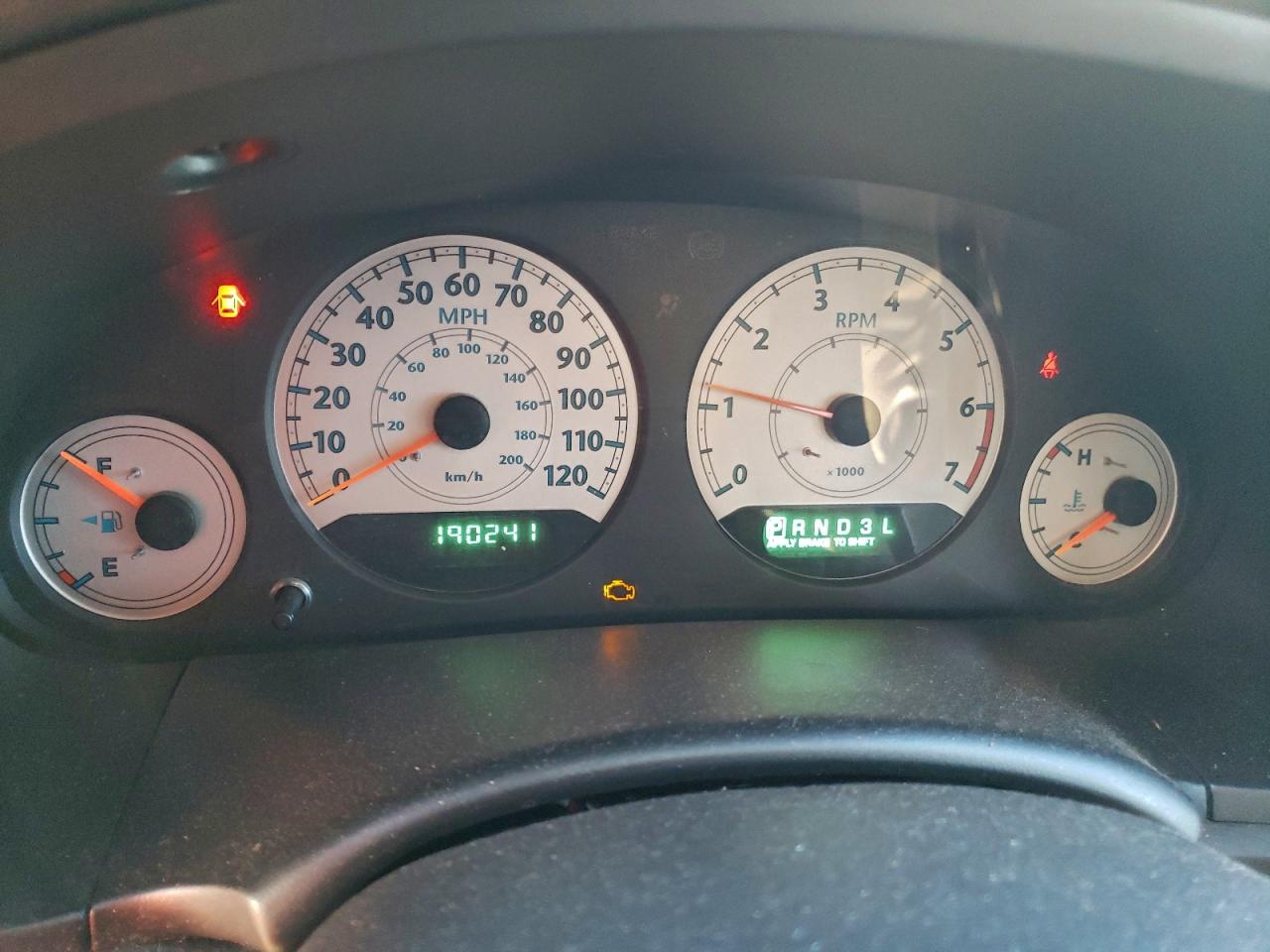 2005 Chrysler Town & Country Lx VIN: 2C4GP44R65R180169 Lot: 94880015