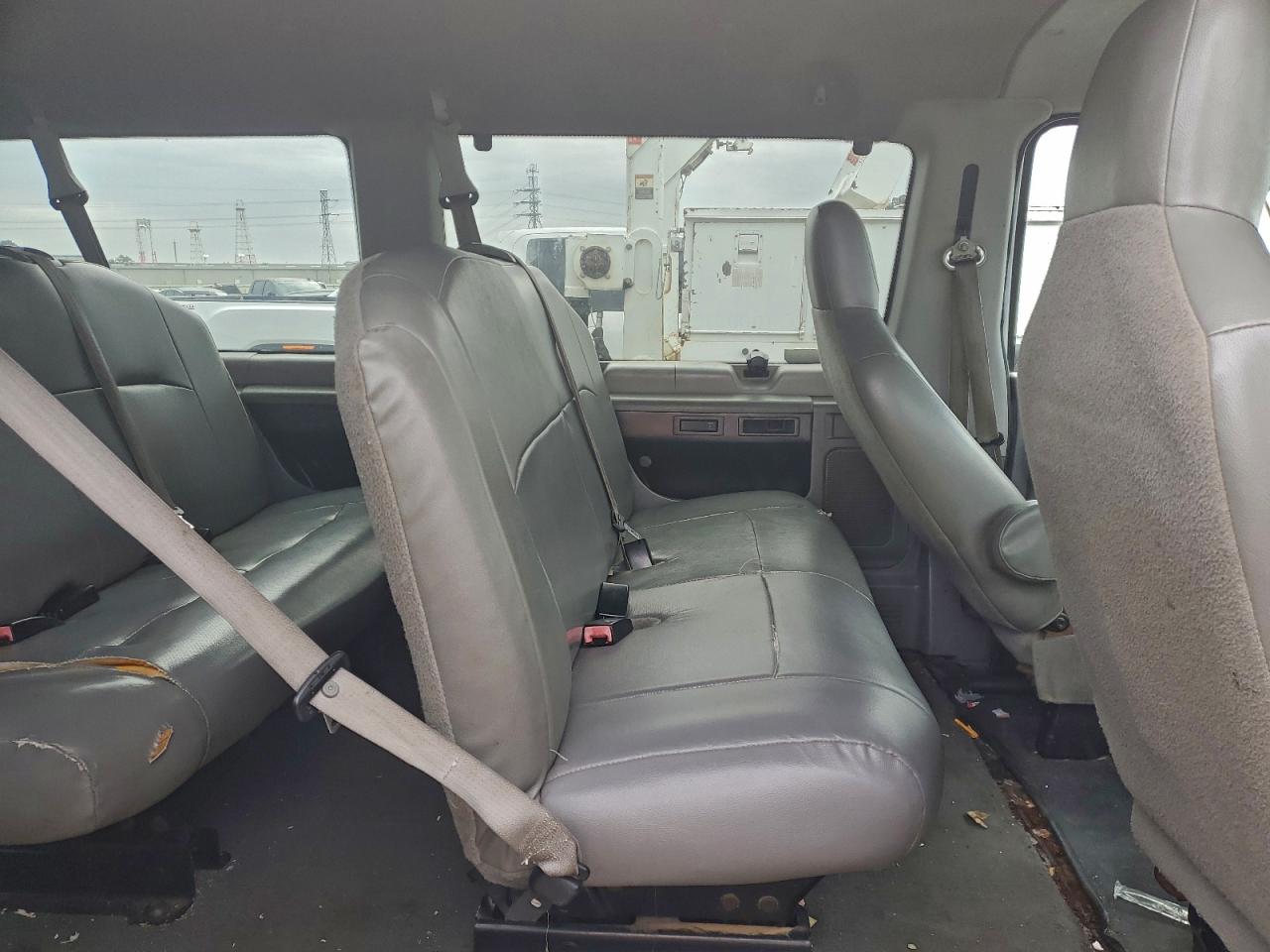 2011 Ford Econoline E350 Super Duty Wagon VIN: 1FBNE3BL6BDA46805 Lot: 95964865